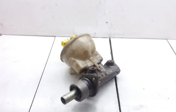Volkswagen Caddy Master brake cylinder 21026499 H1611307A
