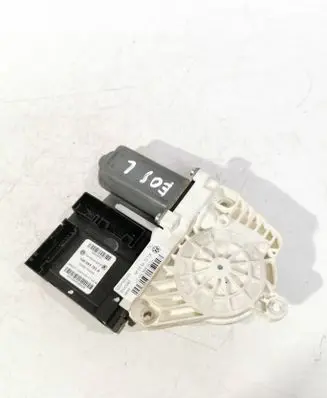 Volkswagen Eos Front door window regulator motor 1Q0959793A 1Q0959701C