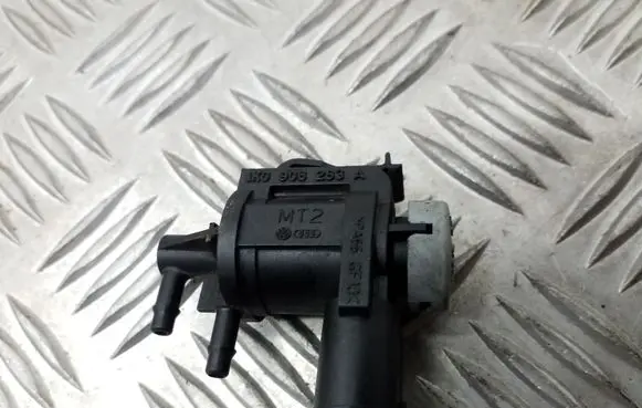 Skoda Superb B6 (3T) Turbo solenoid valve 1K0906283A