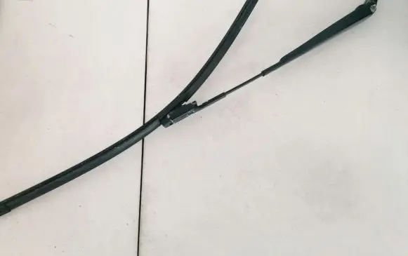 Volkswagen PASSAT B6 Front wiper blade arm 3c1955409c
