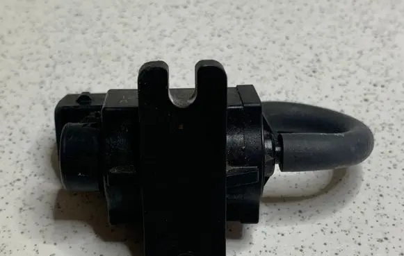 Opel Astra H Valve vacuum 8972882491