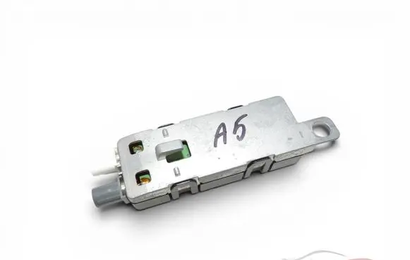 Audi A5 Sportback 8TA Aerial antenna amplifier 8T8035225C