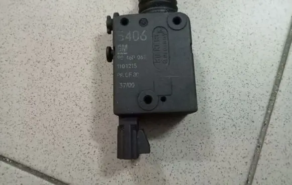 Opel Astra G Tailgate lock latch 90460062