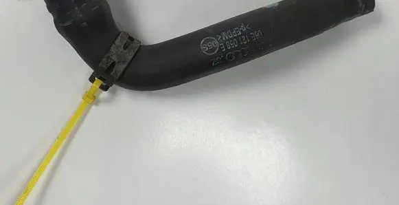Audi A6 S6 C6 4F Engine coolant pipe/hose 06E121058E