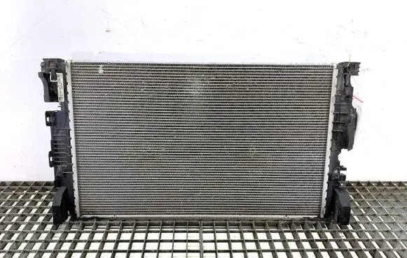 BMW 5 G30 G31 G38 Coolant radiator 8472247