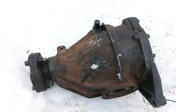 Mercedes-Benz E W210 Rear differential 2103513008 2103513008G