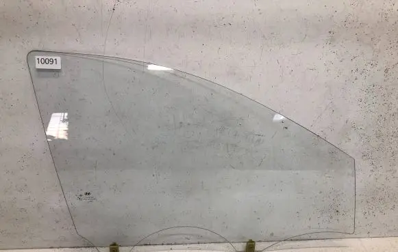 Hyundai i20 (PB PBT) Front door window glass four-door