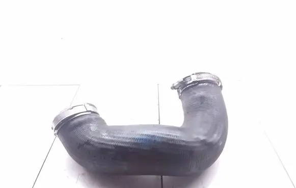 Volkswagen Touareg I Intercooler hose/pipe 7L6145972E