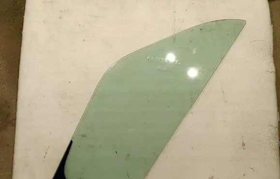 Renault Master III Front triangle window/glass AS2M3240DOT682 43R001582