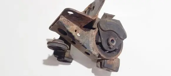 Nissan X-Trail T30 Engine mount bracket 112218h300
