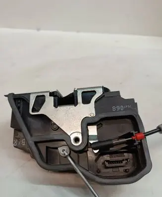 BMW 5 E60 E61 Front door lock 7167068