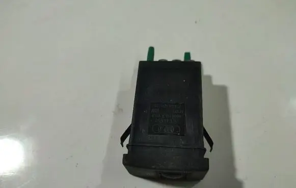 Audi A4 S4 B5 8D Seat heating switch 8D0963563
