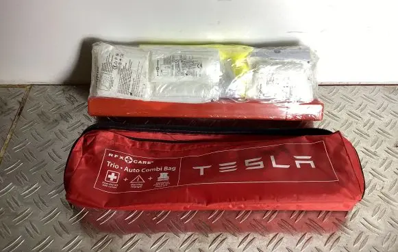 Tesla Model S First aid kit 