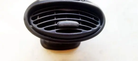 Ford Focus Dash center air vent grill 98AB19893AKW D1B1A