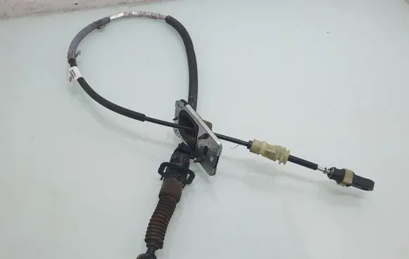 Jeep Compass Gear shift cable linkage P68260500AC
