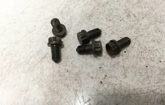 Volkswagen PASSAT B6 Nuts/bolts 