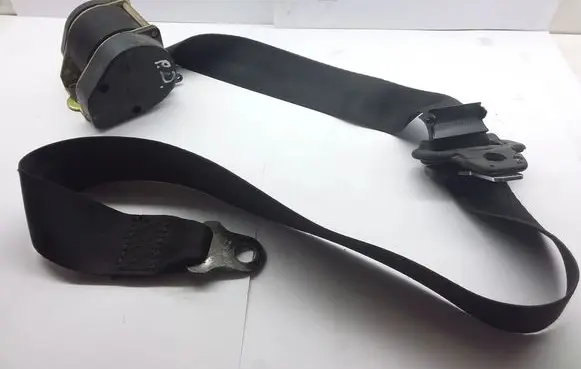 Audi 100 200 5000 C3 Front seatbelt 443857706A E10333159