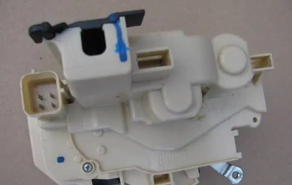 Rear door lock