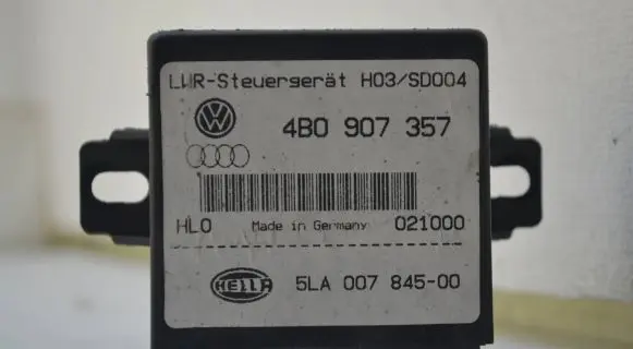 Audi A4 S4 B5 8D Light module LCM 4B0907357 5LA00784500 021000