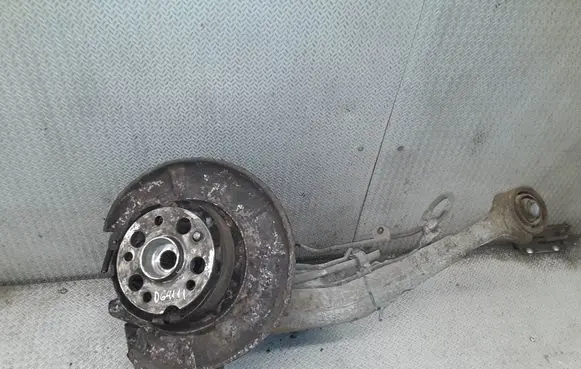 Rear wheel hub spindle/knuckle