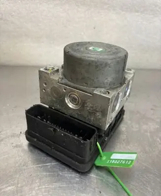 Volkswagen PASSAT B8 Master brake cylinder