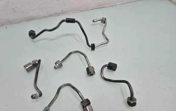 BMW X1 E84 Fuel injector supply line/pipe 