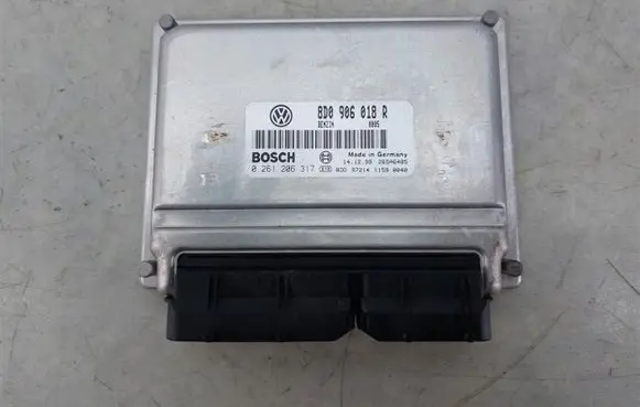 Volkswagen PASSAT B5 Engine control unit/module 8D0906018R