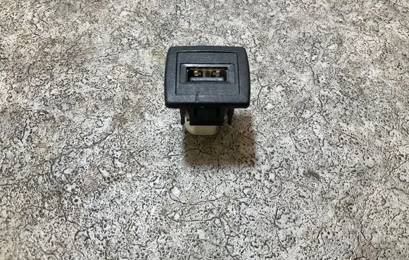 USB socket connector