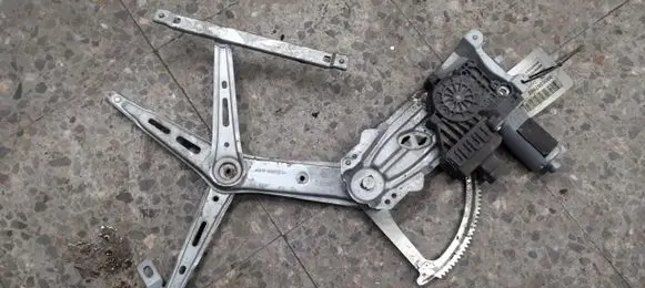 Opel Zafira B Front window lifting mechanism without motor a3370-13132220