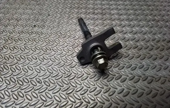 Renault Trafic III (X82) Fuel Injector clamp holder 8200376373