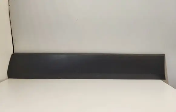 Rear fender molding trim