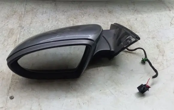 Volkswagen Jetta USA Front door electric wing mirror