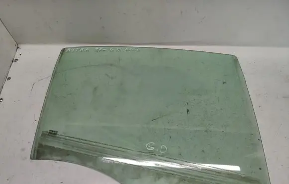 Opel Astra G Rear door window glass