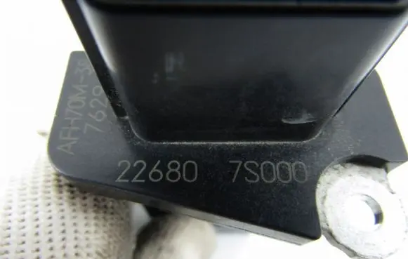 Nissan X-Trail T30 Mass air flow meter 226807S000
