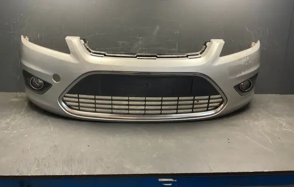 Ford Focus Front bumper 8M5117757AW 8M5117757