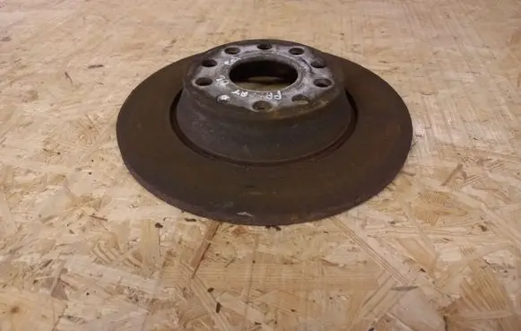 Volkswagen PASSAT B6 Rear brake disc