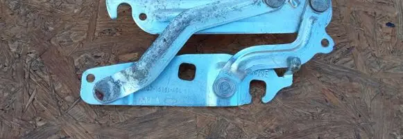 Ford Fiesta Engine bonnet/hood hinges 8A61-16801-AD