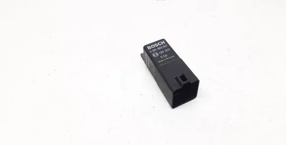 Glow plug pre-heat relay