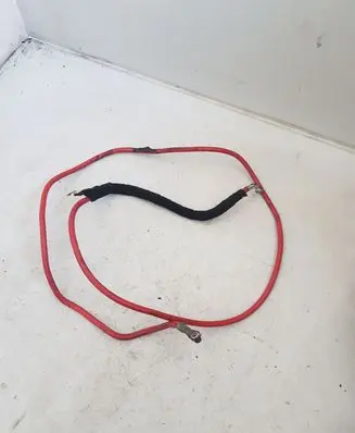 Volkswagen Golf V Positive cable (battery)