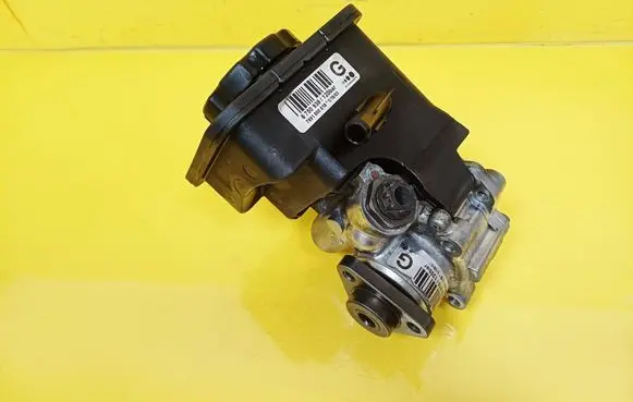 BMW 3 E46 Power steering pump 6750938