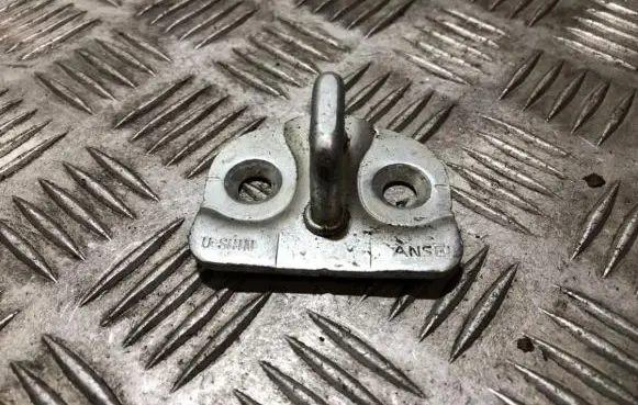 Suzuki Swift I Front door lock loop/hook striker 7a23