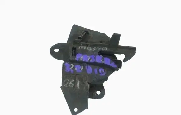 Mitsubishi Pajero Engine bonnet/hood lock/catch