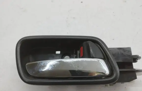 Honda CR-V Front door interior handle