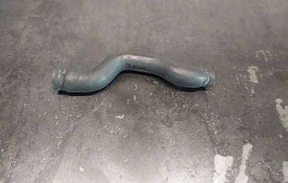 BMW 5 E39 Engine coolant pipe/hose 2246001 11532246001