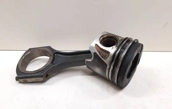 Mercedes-Benz C W204 Piston with connecting rod 65100