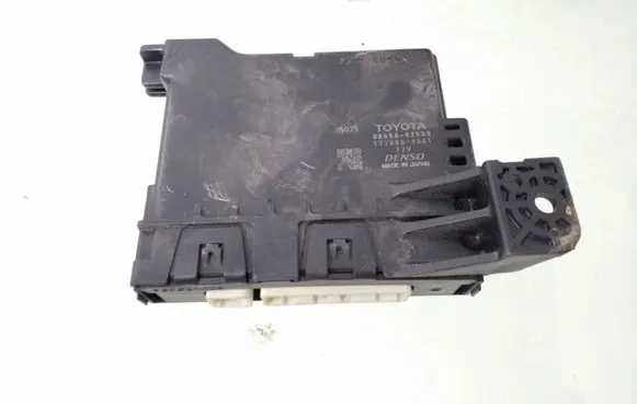 Toyota RAV 4 (XA40) Other control units/modules 8865042550 1778004501