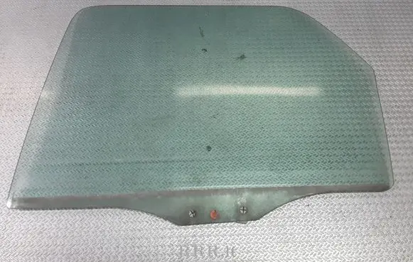 Ford Maverick Rear door window glass 43R008612