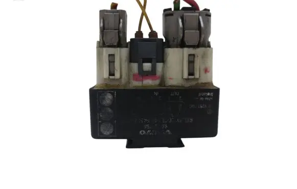 Volvo S70 V70 V70 XC Coolant fan relay 9442934 099251000
