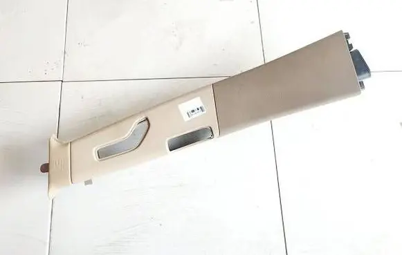 Volvo XC70 (B) pillar trim (top) 1882