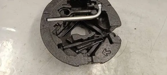 Skoda Octavia Mk3 (5E) Tool set 5e0012115f
